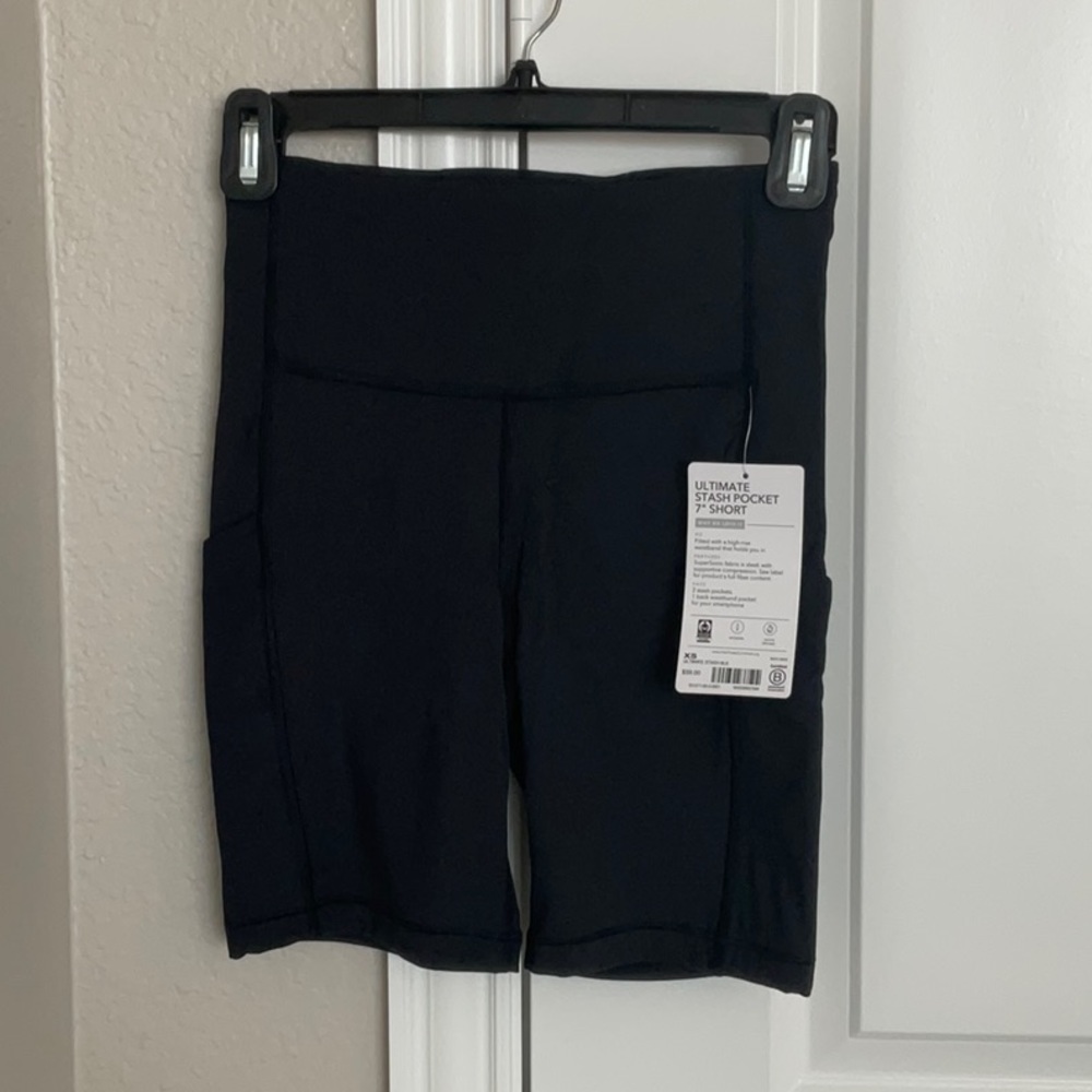 Athleta Ultimate Stash Pocket 7” Short
